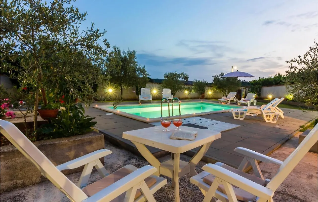 Nice Home In Segotici With Outdoor Swimming Pool